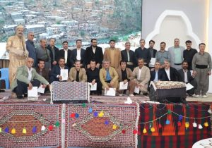 کامیاران و میزبانی سیاچه مانه؛ پنجمین جشنواره منطقه‌ای هوره و سیاچه‌مانه در کامیاران برگزار شد